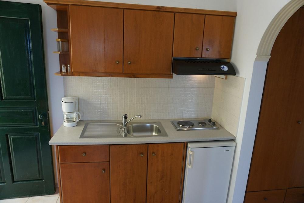 Aspri Petra Apartments อนาลิปซี ภายนอก รูปภาพ