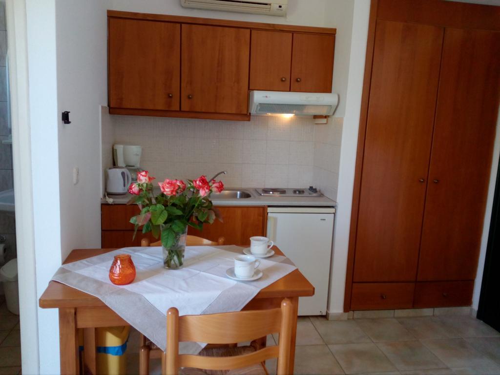 Aspri Petra Apartments อนาลิปซี ภายนอก รูปภาพ